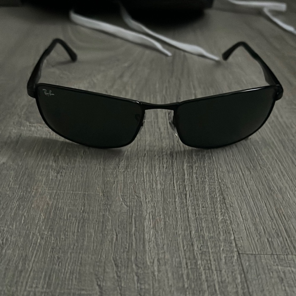 Ray ban sunglasses with case